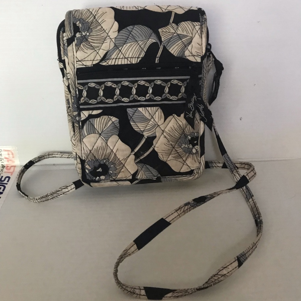 Cross body bag. Vera Bradley